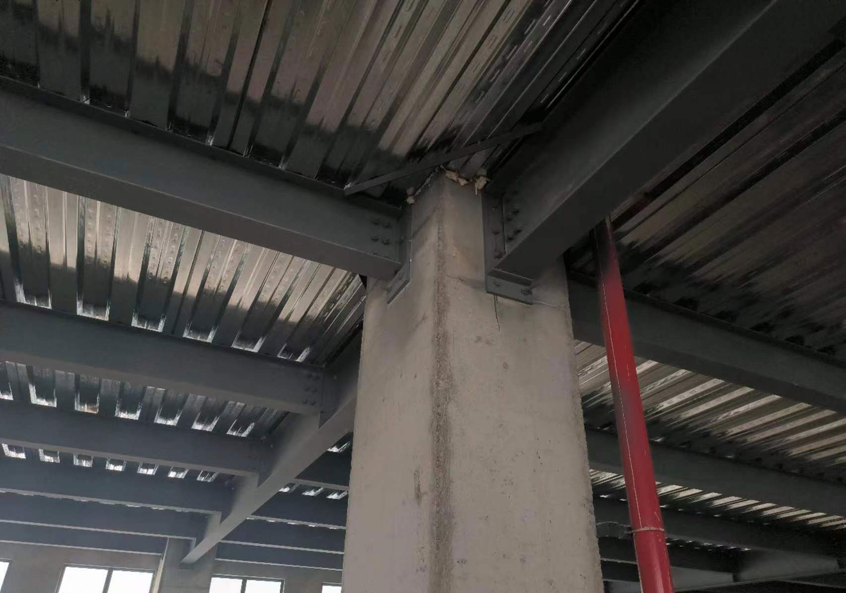 上海廠房鋼結(jié)構(gòu)夾層搭建實拍圖片